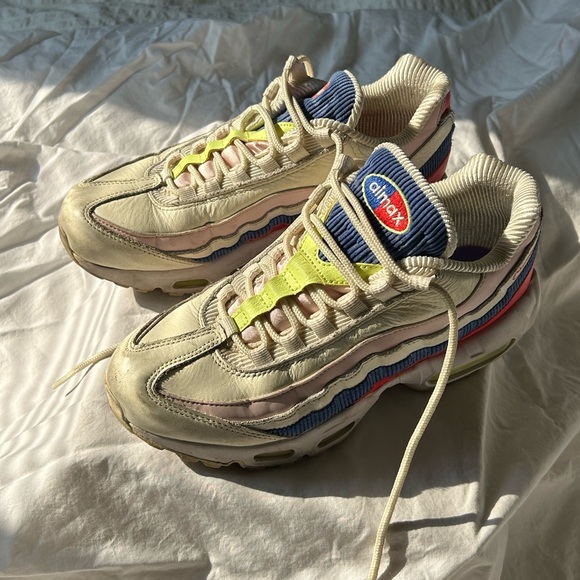 NIKE Air Max 95 Panache Corduroy Athletic Shoes | Women’s Size 7.5 - Picture 5 of 8